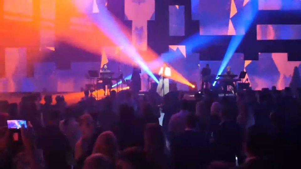 Koncert pred polno dvorano